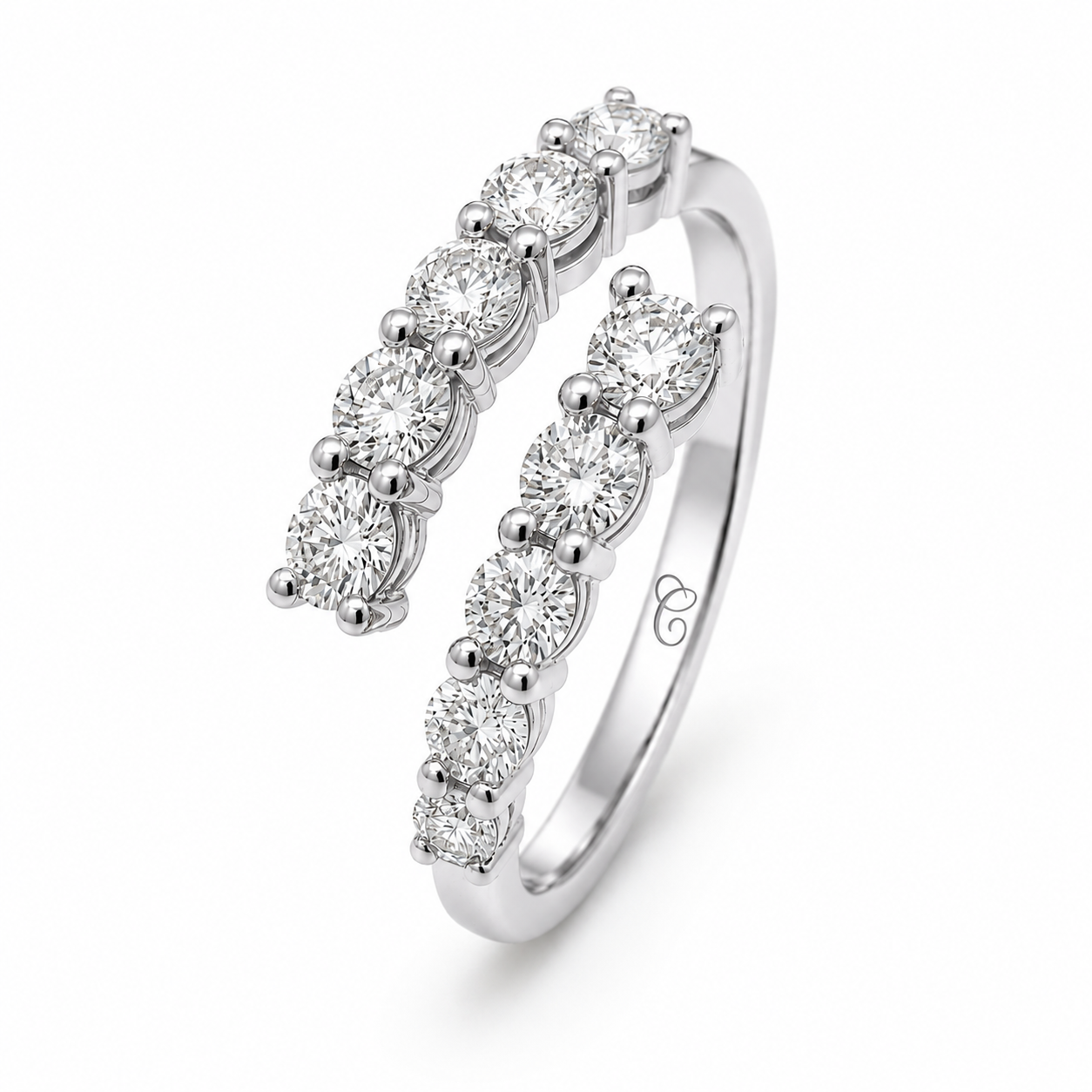 Diamond Round Gradient Crossover Ring