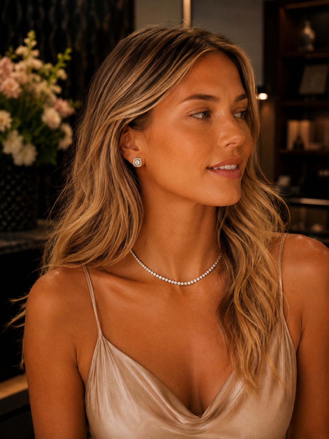 Round Brilliant Diamond Studs met Pavé Halo (Pair)